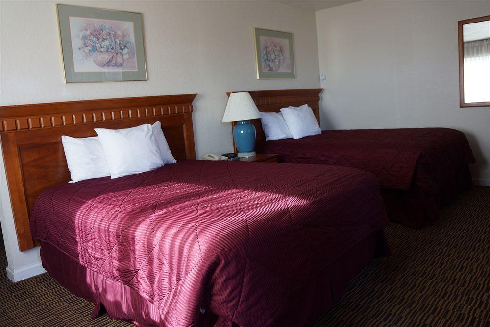 Valley Motel 2*